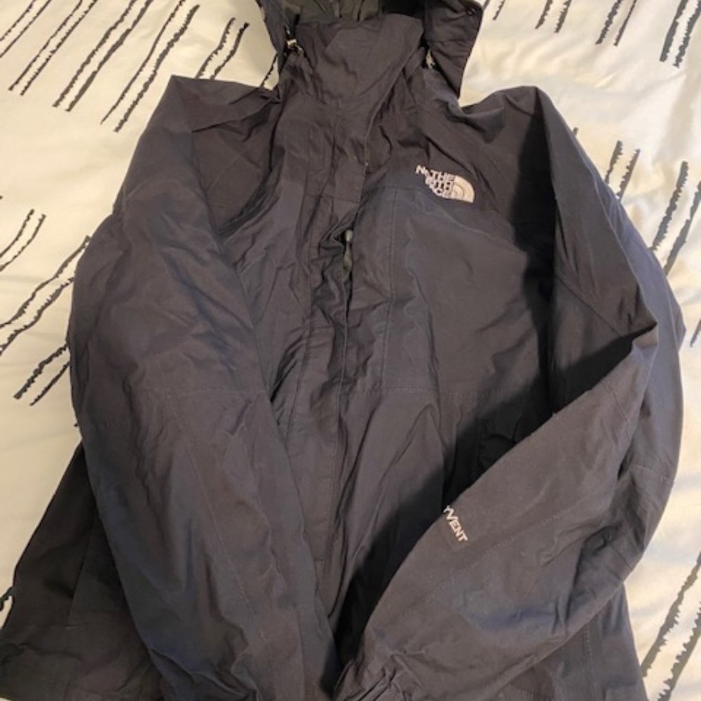 The North Face black water resistant winter jacket - Picture 4 of 6